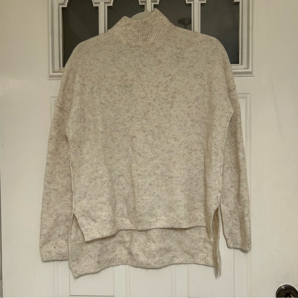 Shrinking Violet Alpaca Blend Off White Sweater Size Small EUC